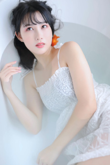 他的手攀向了我的高峰