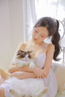 美女翘臀图片